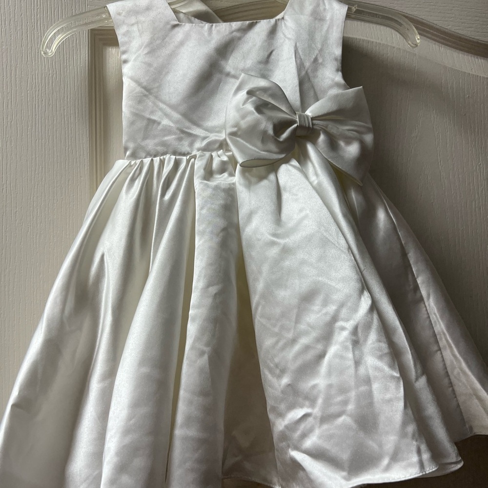 Elegant White Kids Dress with Bow